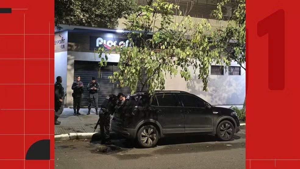 Carro Volkswagen T-Cross utilizado pelos suspeitos no sequestro de uma mulher em Jardim da Penha, Vitória.